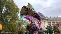 L’Abstract Bronze VIII de Yinka Shonibare aux couleurs du wax devant le dôme du Petit Palais, programme public d’Art Basel Paris 2026