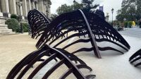 Parcours hors les murs Art Basel Paris 2026, avenue Winston-Churchill piétonnisée L’avenue Winston-Churchill piétonnisée et ses sculptures en plein air pendant Art Basel Paris 2026