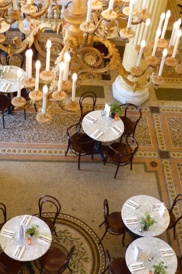 Le Café de l’Odéon dans le Grand Foyer du théâtre