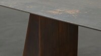 Rick Owens Furniture, K Plug Table Steel Rust Exposition Five Easy Pieces, Rick Owens, à la galerie Carpenters